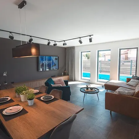 Marcante Designer Family With A Pool Villa *