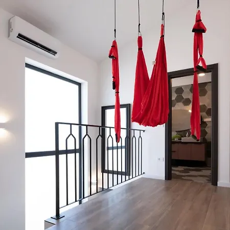 Marcante Designer Family With A Pool Villa