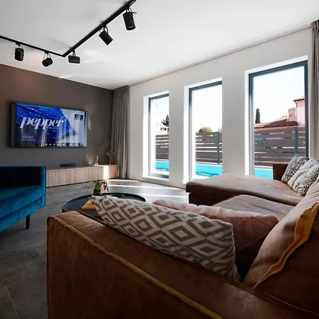 Marcante Designer Family With A Pool * Porec